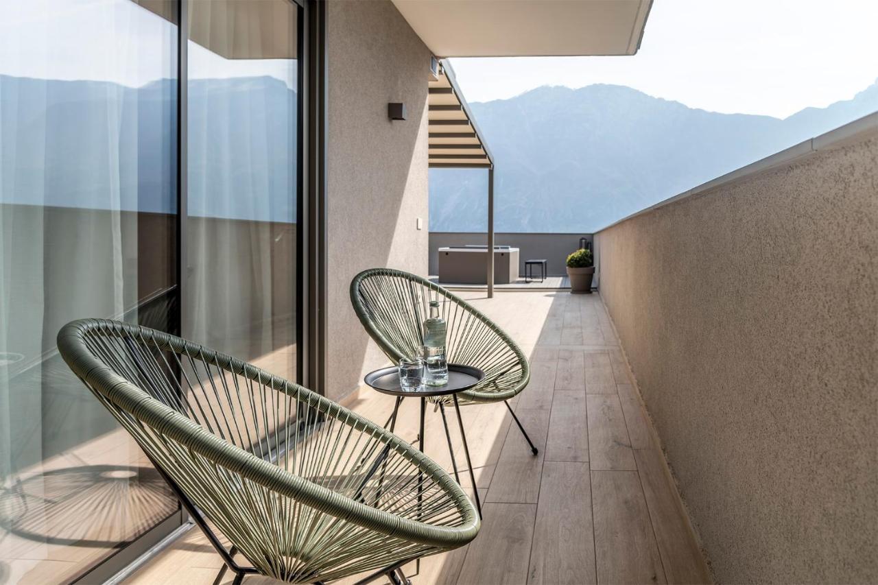 Evo Suites Apartments Limone sul Garda Bagian luar foto